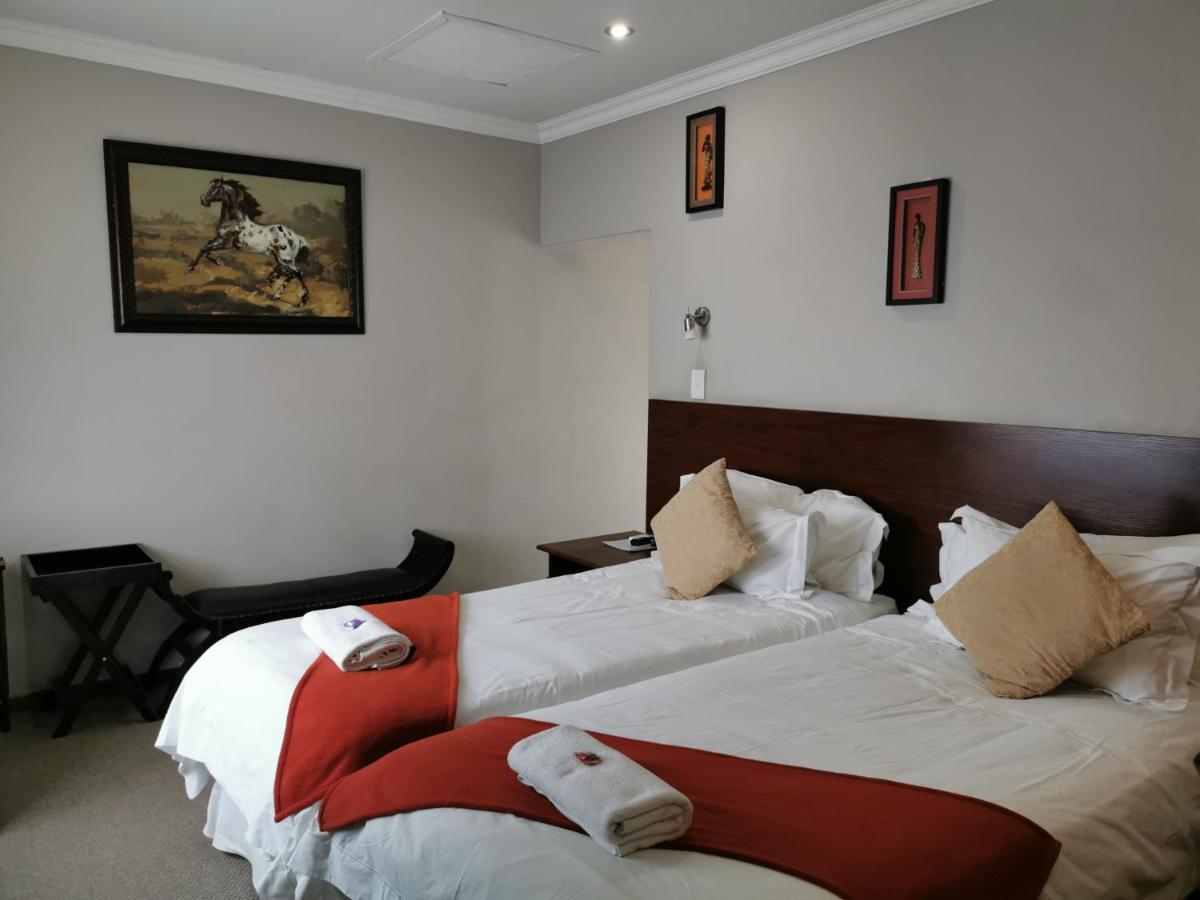 47 On Preston Guesthouse โจฮันเนสเบิร์ก ภายนอก รูปภาพ