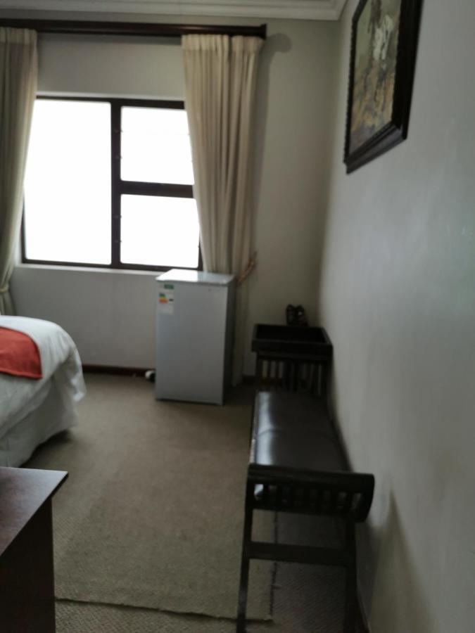 47 On Preston Guesthouse โจฮันเนสเบิร์ก ภายนอก รูปภาพ