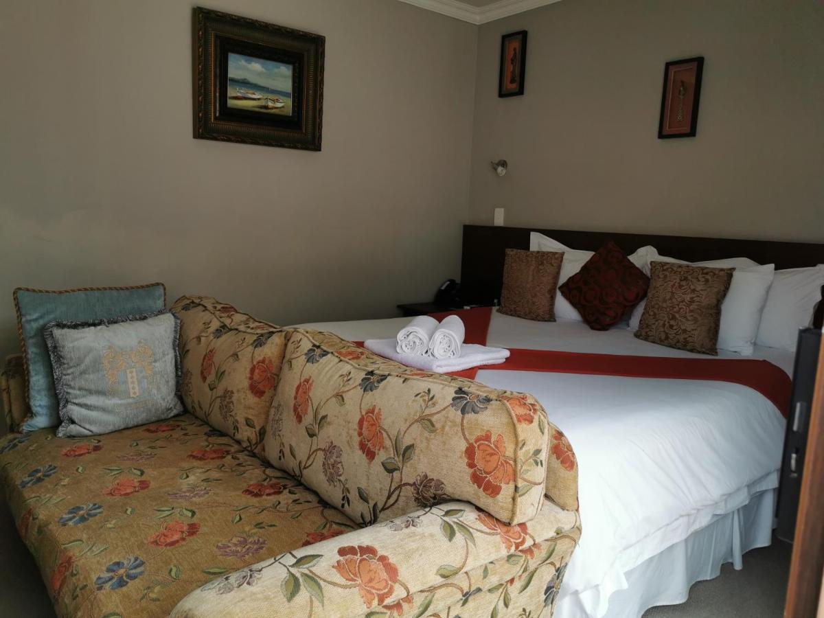 47 On Preston Guesthouse โจฮันเนสเบิร์ก ภายนอก รูปภาพ