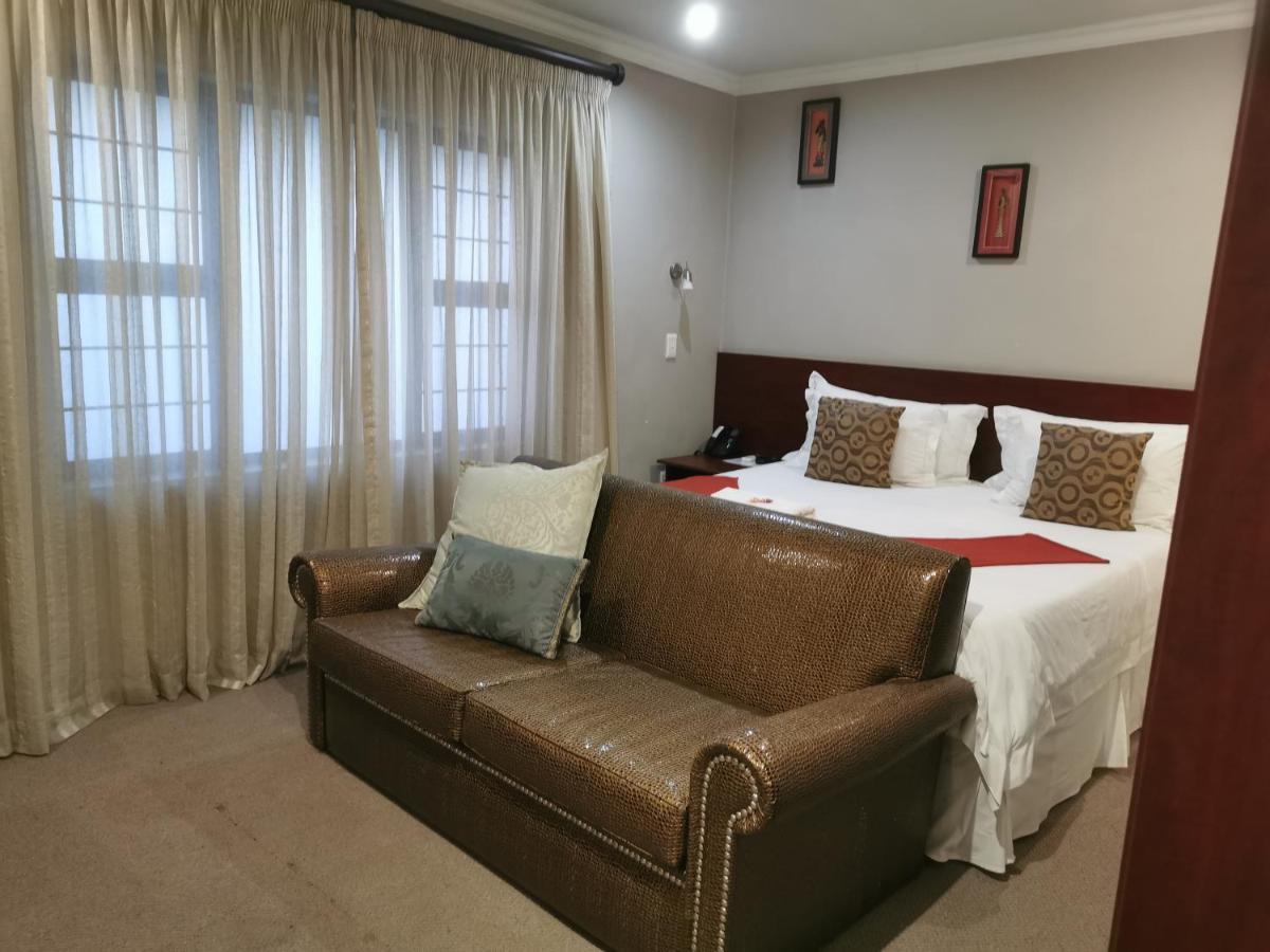 47 On Preston Guesthouse โจฮันเนสเบิร์ก ภายนอก รูปภาพ